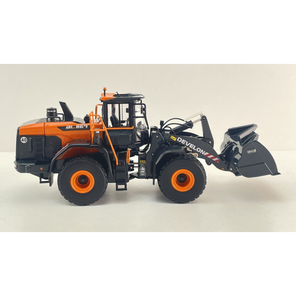 Develon - Develon DL867 Wheel Loader Diecast - Scale 1:50