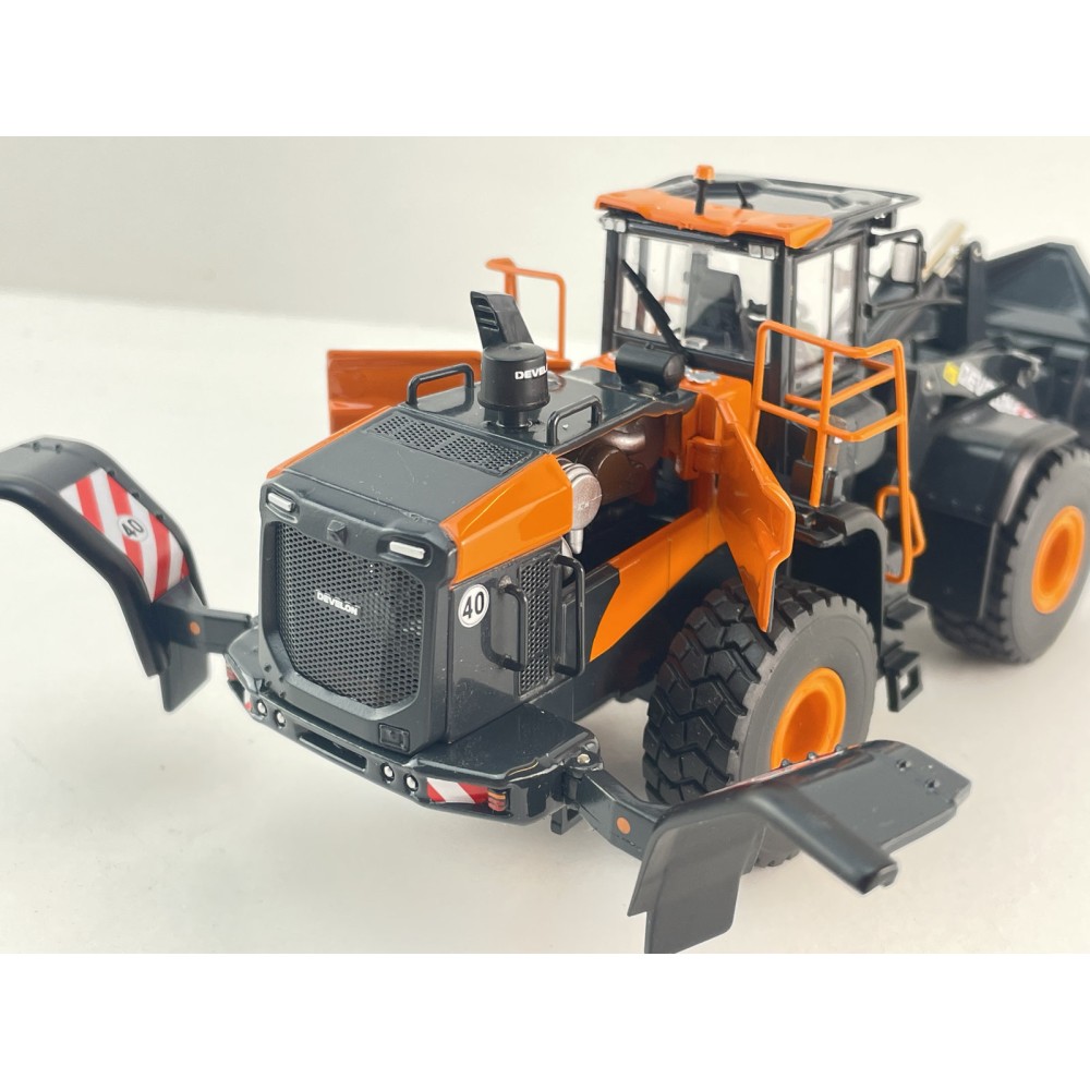 Develon - Develon DL867 Wheel Loader Diecast - Scale 1:50