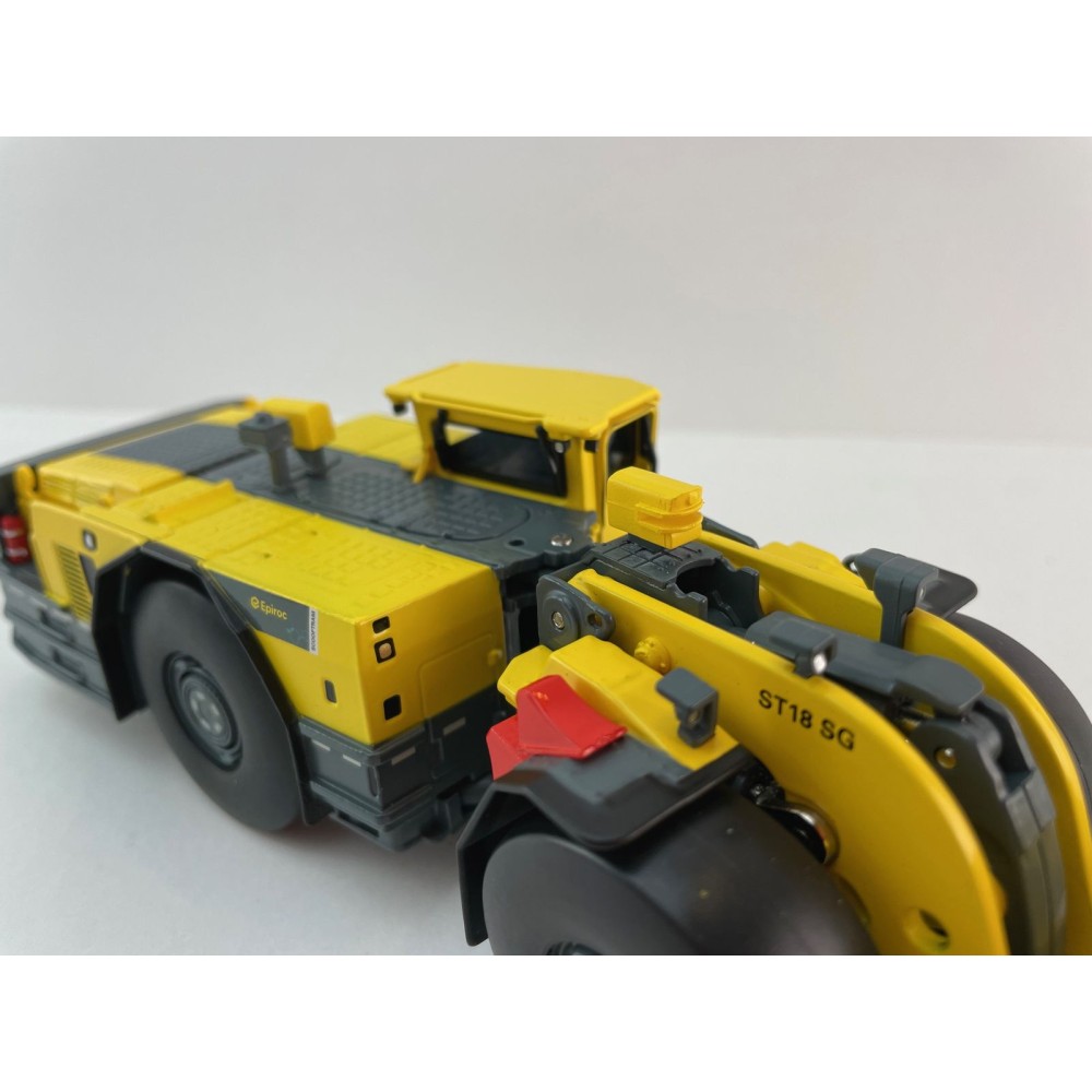 Epiroc Underground Mining Loader Scooptram ST18S - Scale 1:50