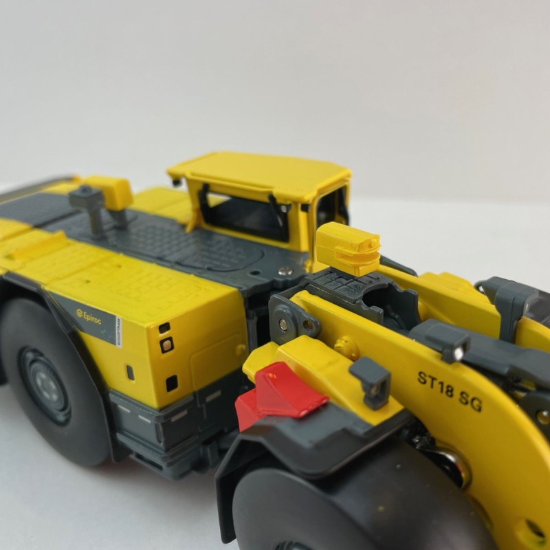 Epiroc Underground Mining Loader Scooptram ST18S - Scale 1:50