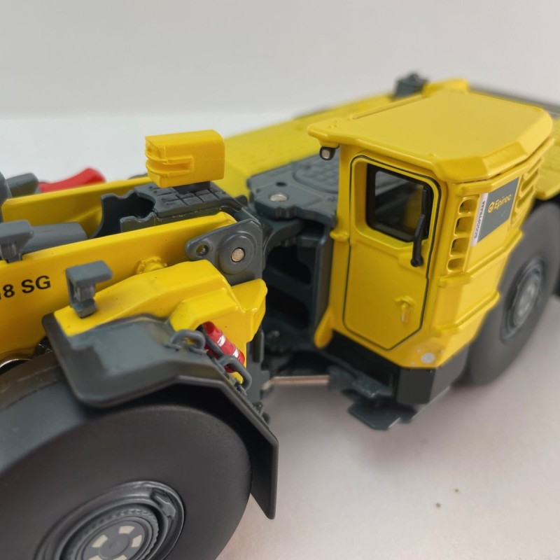 Epiroc Underground Mining Loader Scooptram ST18S - Scale 1:50