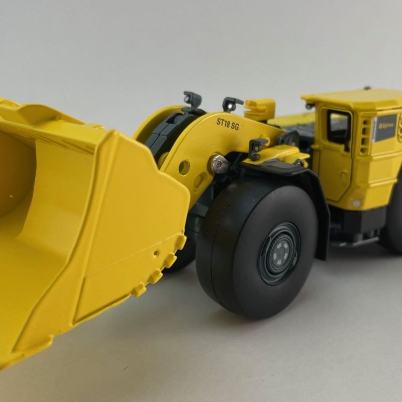 Epiroc Underground Mining Loader Scooptram ST18S - Scale 1:50