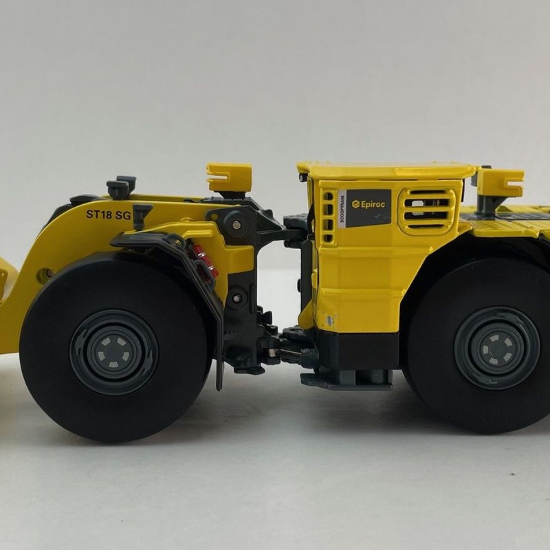 Epiroc Underground Mining Loader Scooptram ST18S - Scale 1:50