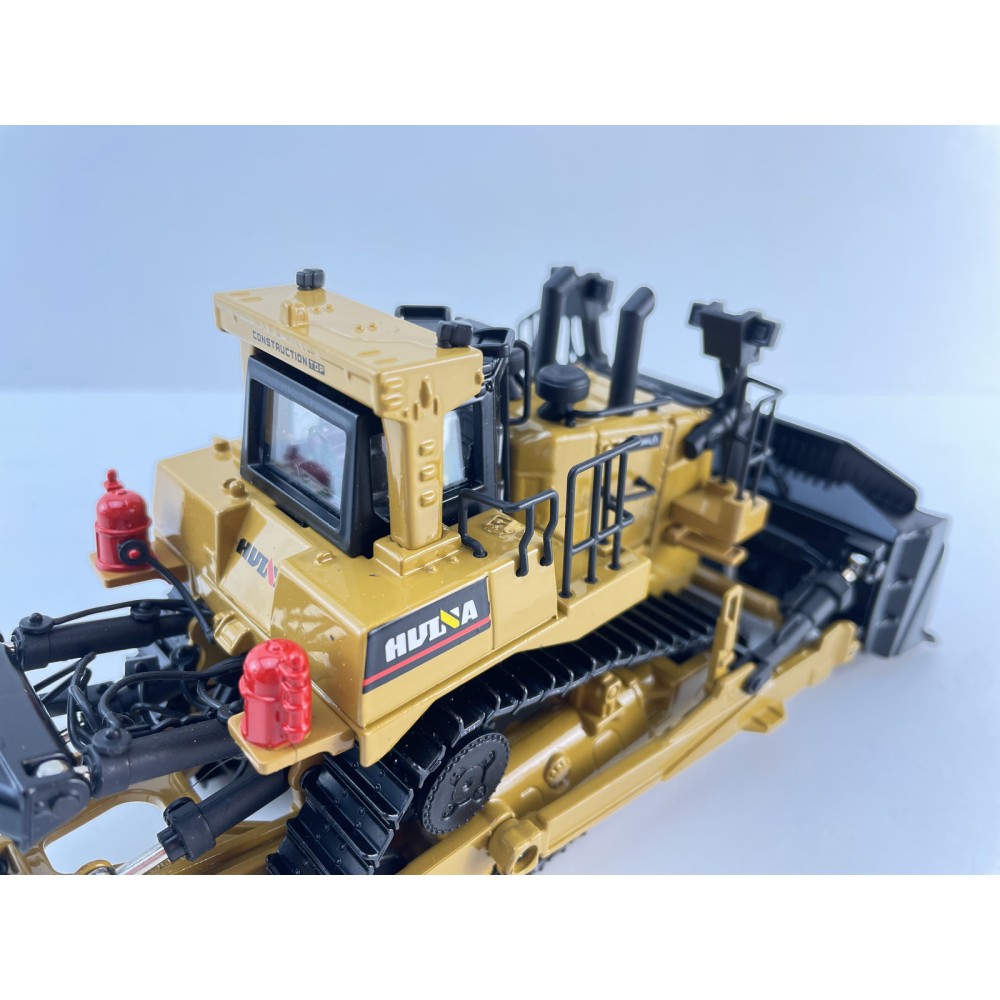Huina 1700 Large Track Type Tractor Dozer with Ripper Diecast Scale 1:50