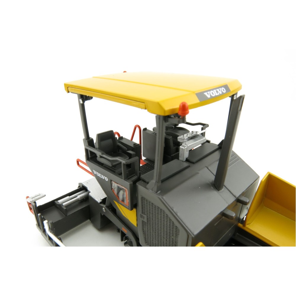 Motorart 300081 - Volvo Asphalt Road Paver P68200 - Scale 1:50