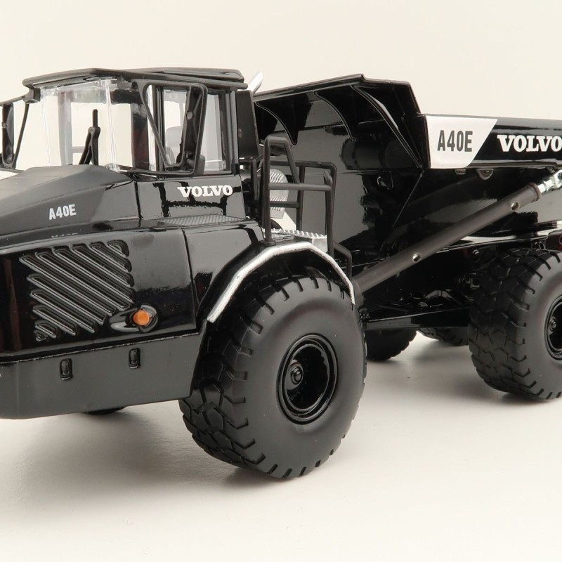 Motorart 300093 - Volvo A 40 E Articulated Moxy Dump Truck Black Edition Limited - Scale 1:50