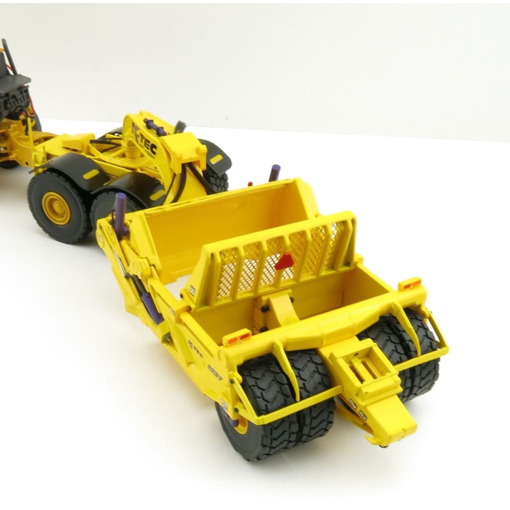 Motorart Volvo A45GFS Truck with K-Tec 1237ADT Scraper Trailer  - Scale 1:50