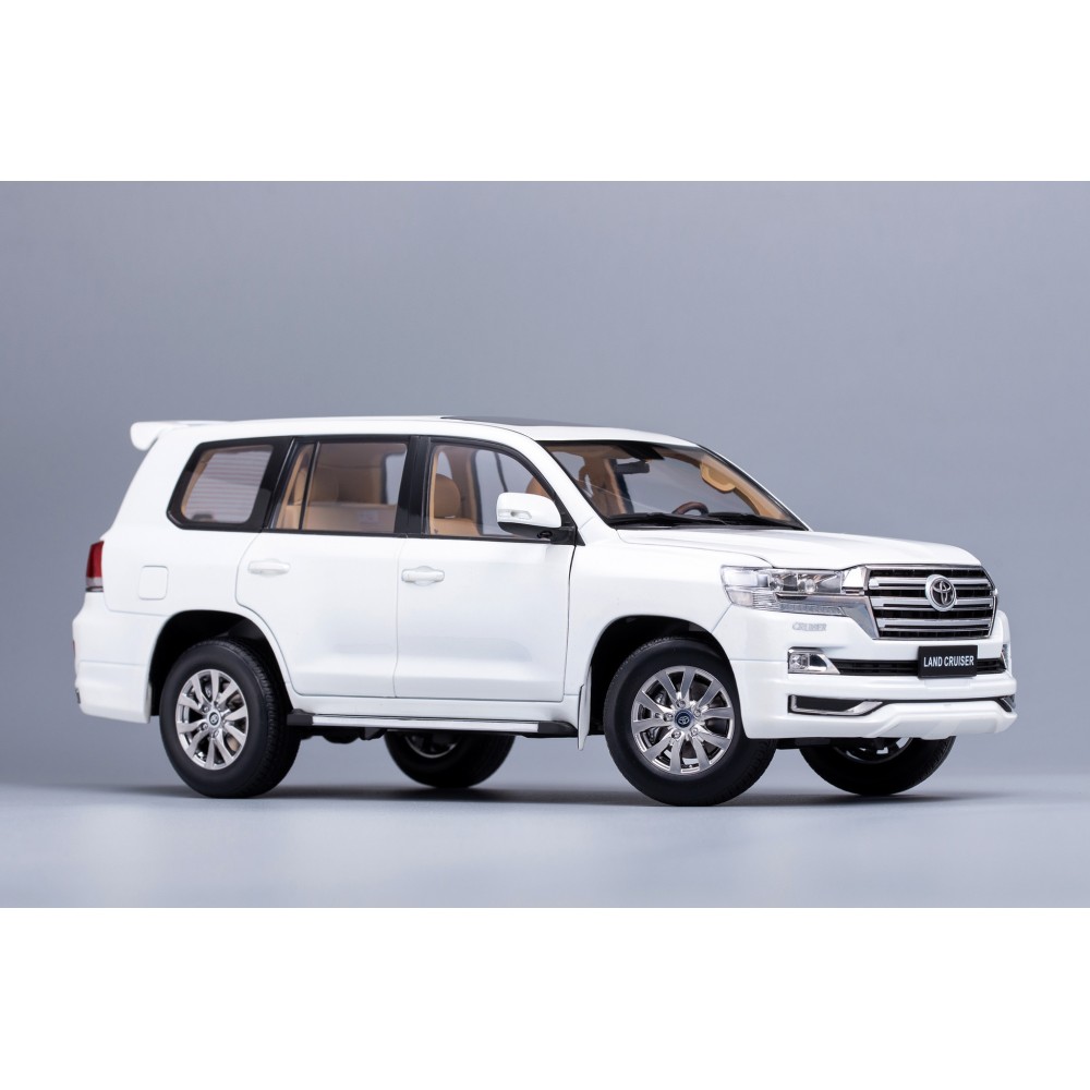 Keng Fai - Toyota Land Cruiser SUV 2020 Right Hand Drive RHD White - Scale 1:18