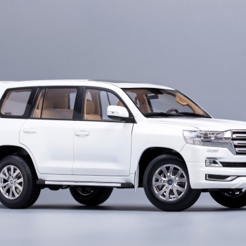 Keng Fai - Toyota Land Cruiser SUV 2020 Right Hand Drive RHD White - Scale 1:18