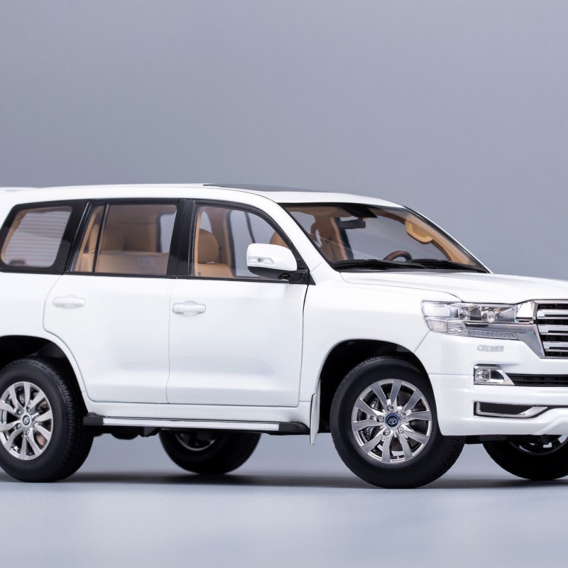 Keng Fai - Toyota Land Cruiser SUV 2020 Right Hand Drive RHD White - Scale 1:18
