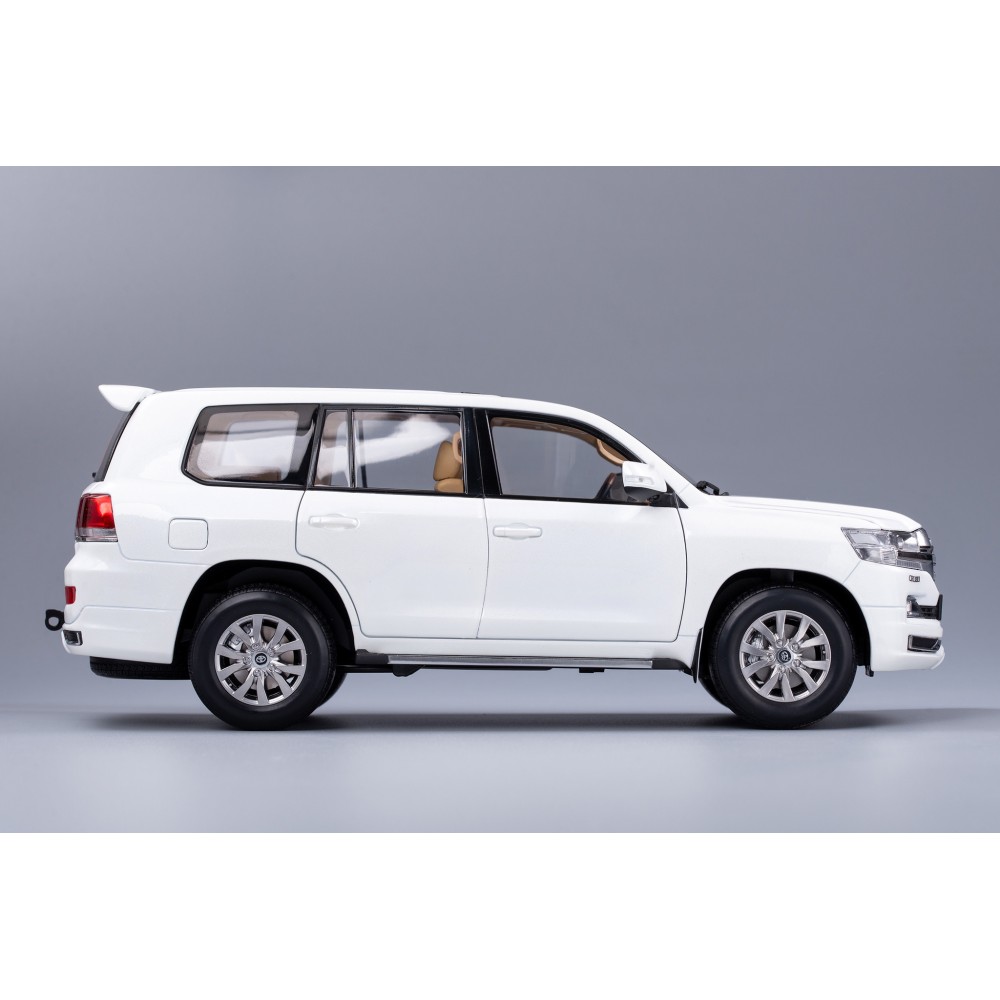 Keng Fai - Toyota Land Cruiser SUV 2020 Right Hand Drive RHD White - Scale 1:18