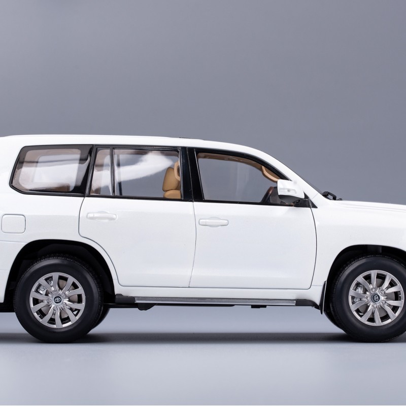 Keng Fai - Toyota Land Cruiser SUV 2020 Right Hand Drive RHD White - Scale 1:18