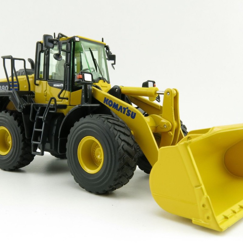 NZG 1005 - Komatsu WA380-8 Wheel Loader - Scale 1:50 