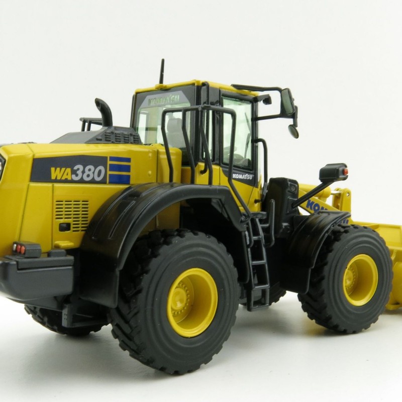NZG 1005 - Komatsu WA380-8 Wheel Loader - Scale 1:50 