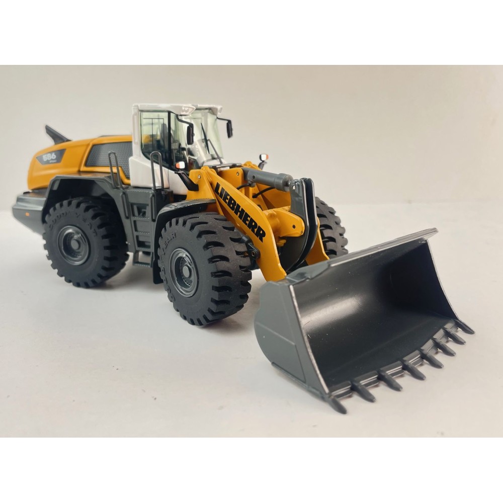 NZG 10061 Liebherr L586-4 Large Wheel Loader 2024 Version - Scale 1:50