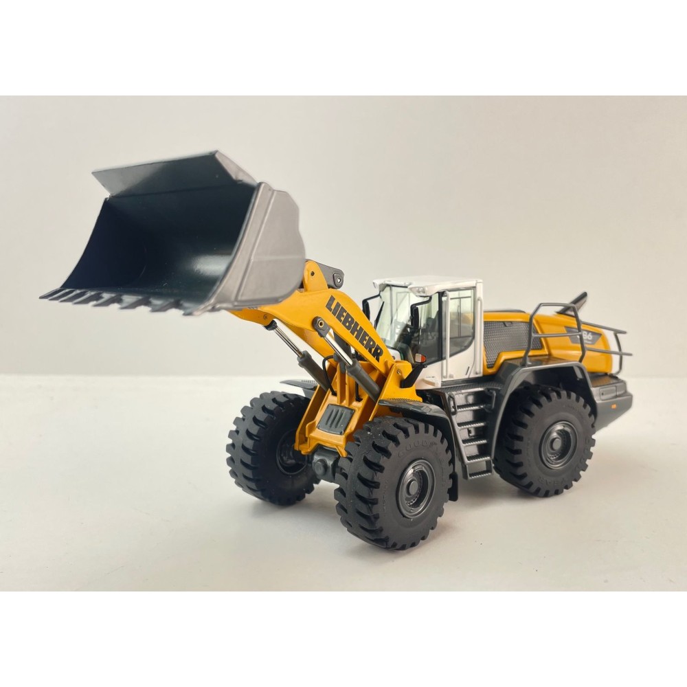 NZG 10061 Liebherr L586-4 Large Wheel Loader 2024 Version - Scale 1:50