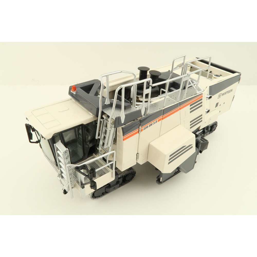NZG 1036 Wirtgen 220 SM 3.8 Surface Miner - Scale 1:50 
