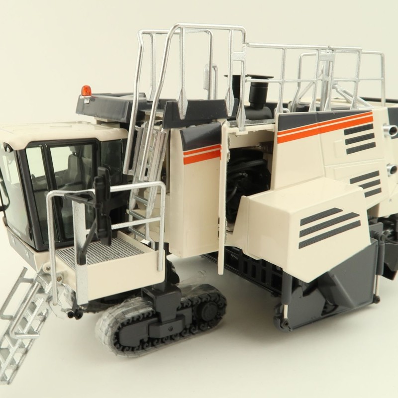 NZG 1036 Wirtgen 220 SM 3.8 Surface Miner - Scale 1:50 