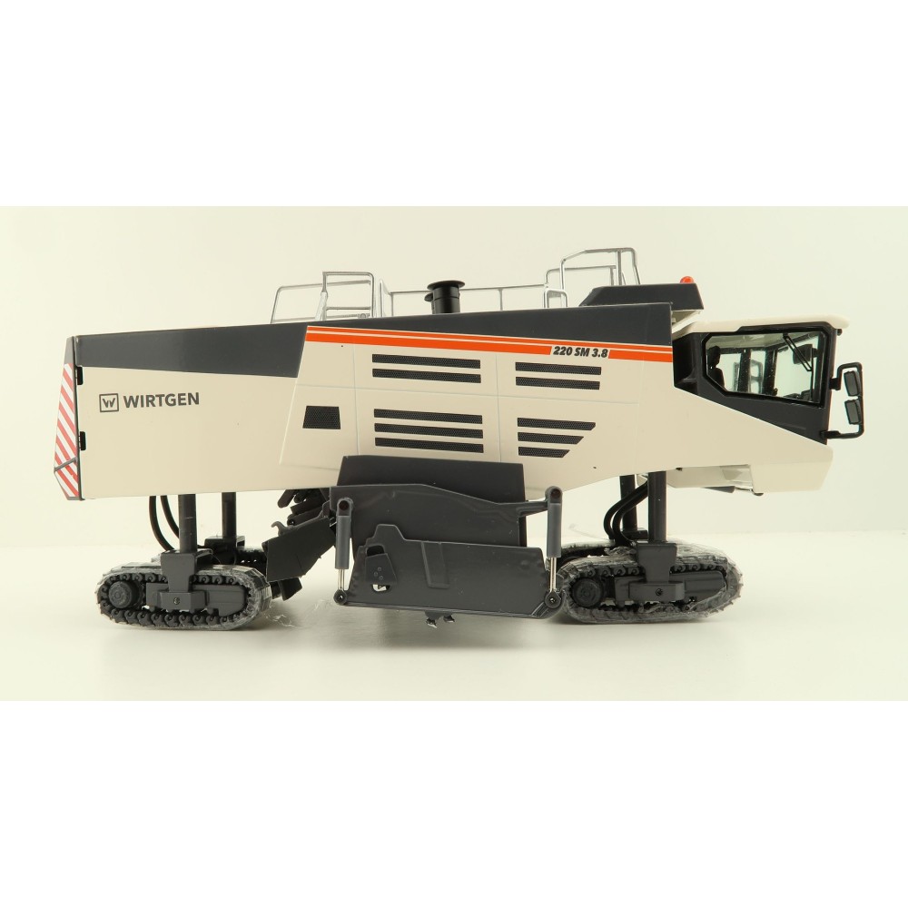 NZG 1036 Wirtgen 220 SM 3.8 Surface Miner - Scale 1:50 