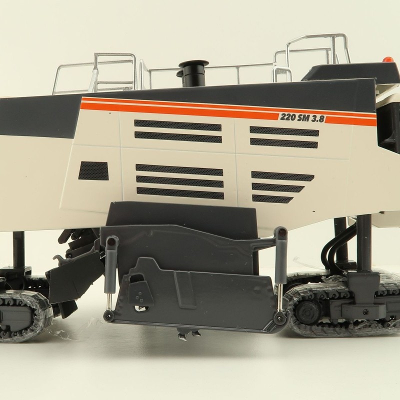 NZG 1036 Wirtgen 220 SM 3.8 Surface Miner - Scale 1:50 