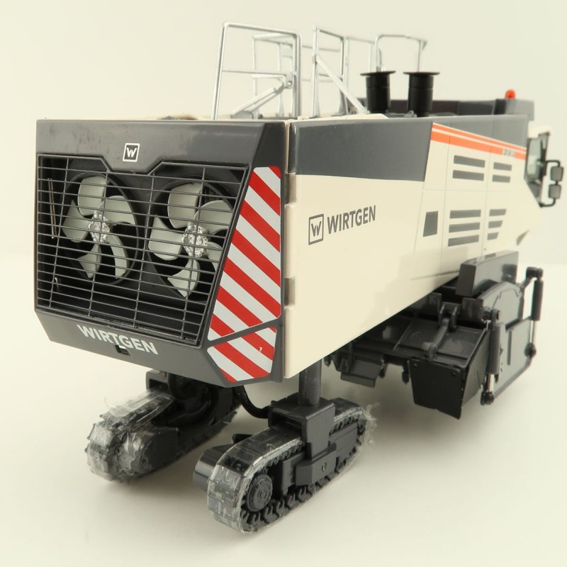 NZG 1036 Wirtgen 220 SM 3.8 Surface Miner - Scale 1:50 