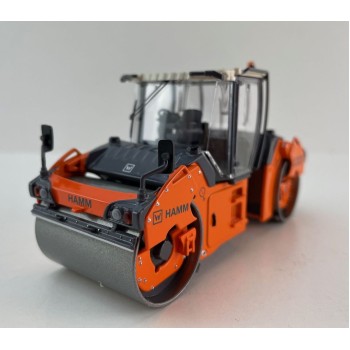 NZG 1086 HAMM HD+ 120i VIO HF Tandem Roller with Vibratory Oscillation Drums - Scale 1:50