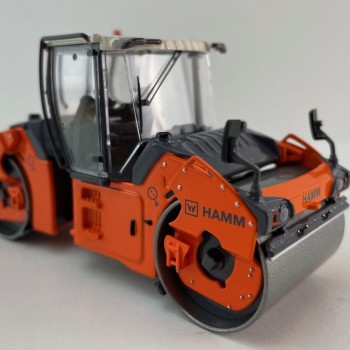 NZG 1086 HAMM HD+ 120i VIO HF Tandem Roller with Vibratory Oscillation Drums - Scale 1:50