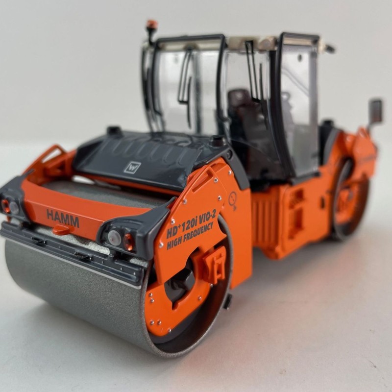 NZG 1086 HAMM HD+ 120i VIO HF Tandem Roller with Vibratory Oscillation Drums - Scale 1:50