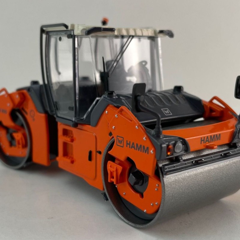 NZG 10861 HAMM HD+ 120i VO Tandem Roller with Vibratory Oscillation Drum - Scale 1:50