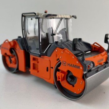 NZG 10861 HAMM HD+ 120i VO Tandem Roller with Vibratory Oscillation Drum - Scale 1:50