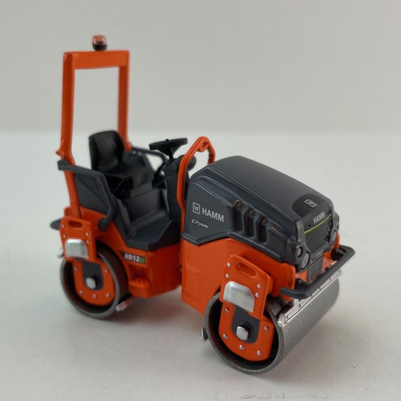 NZG 1087 HAMM HD 12e VV Tandem Roller with 2 Vibratory Drums - Scale 1:50