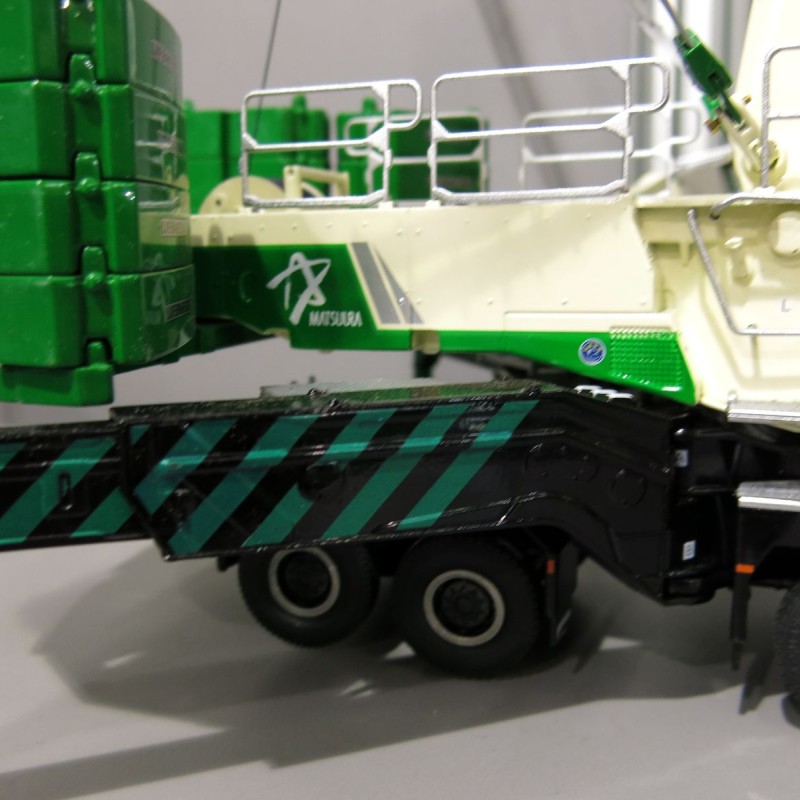 NZG 732/28 LIEBHERR LTM11200-9.1 Matsuura Japan Mobile Crane  - Scale 1:50
