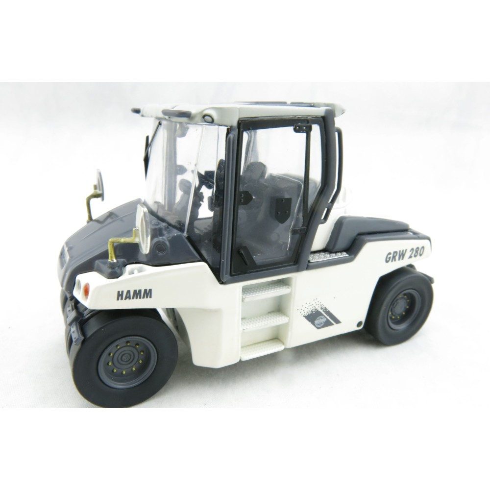 NZG 832/02 HAMM GRW 280 Rubber Wheeled Roller - Scale 1:50