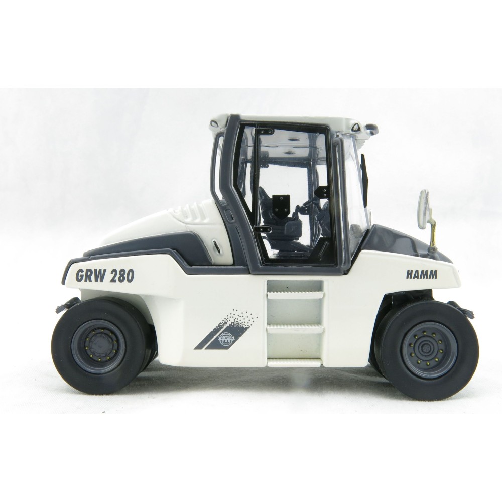 NZG 832/02 HAMM GRW 280 Rubber Wheeled Roller - Scale 1:50