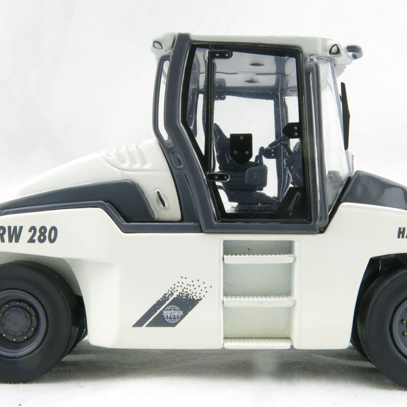 NZG 832/02 HAMM GRW 280 Rubber Wheeled Roller - Scale 1:50