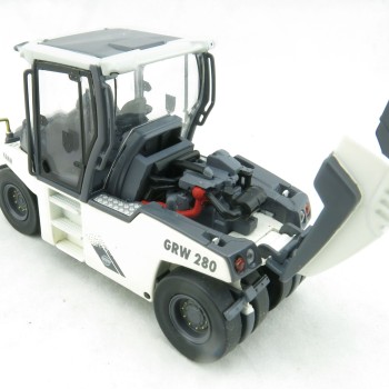 NZG 832/02 HAMM GRW 280 Rubber Wheeled Roller - Scale 1:50