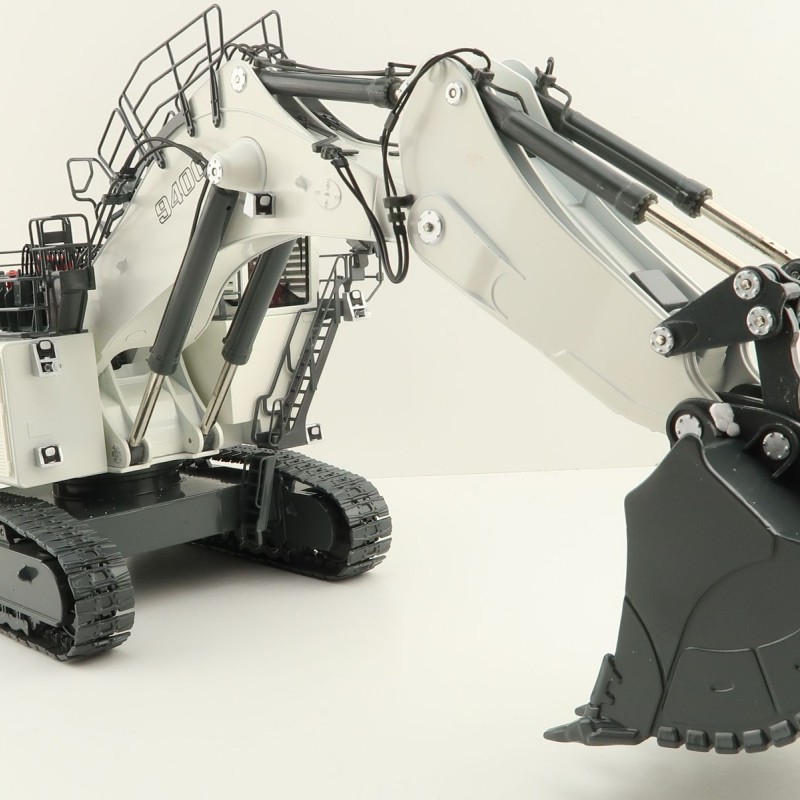 NZG 860/1 -  LIEBHERR R 9400 Mining Excavator with Backhoe 1:50