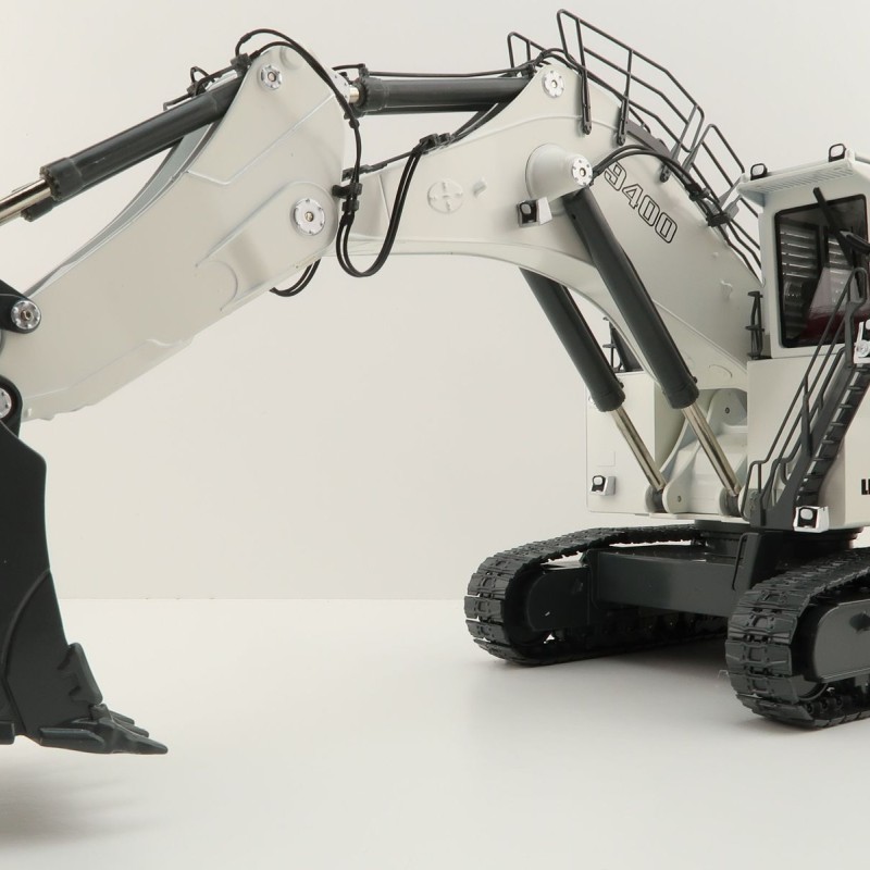 NZG 860/1 -  LIEBHERR R 9400 Mining Excavator with Backhoe 1:50