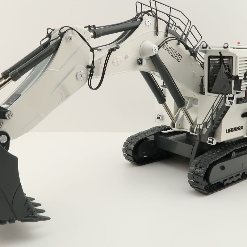 NZG 860/1 -  LIEBHERR R 9400 Mining Excavator with Backhoe 1:50