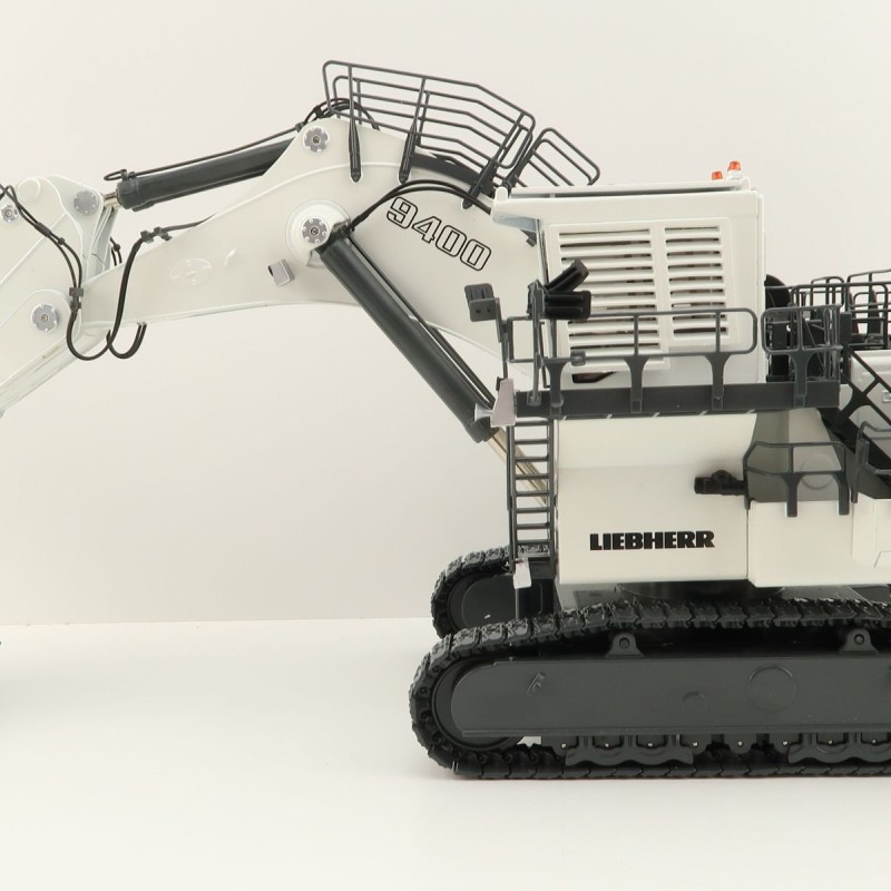NZG 860/1 -  LIEBHERR R 9400 Mining Excavator with Backhoe 1:50