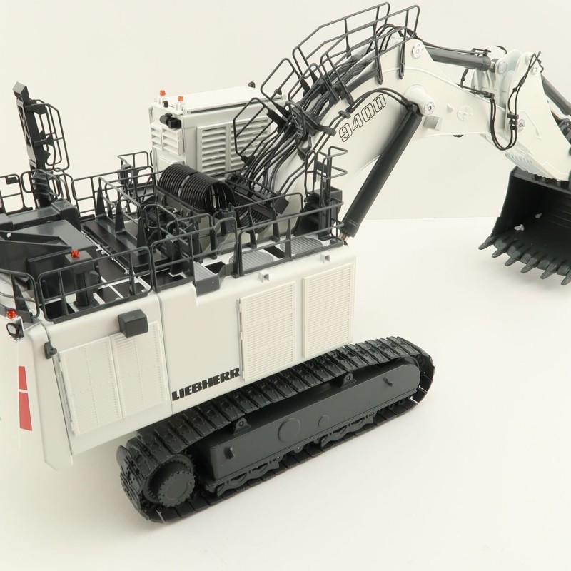 NZG 860/1 -  LIEBHERR R 9400 Mining Excavator with Backhoe 1:50