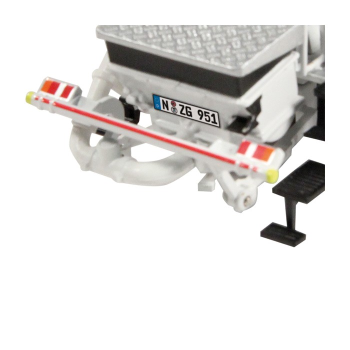 NZG 951 MERCEDES-BENZ AROCS 8x4 SCHWING S43SX III CONCRETE PUMP - Scale 1:50