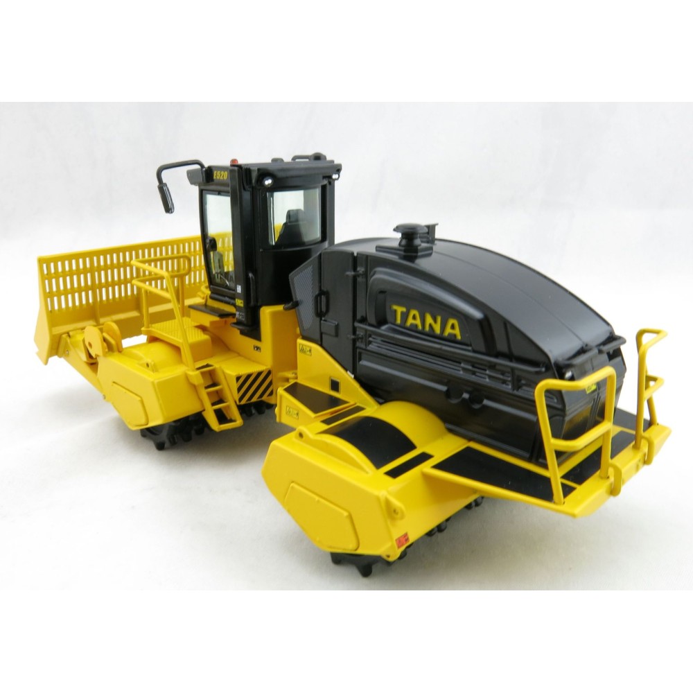 NZG 996 TANA E520 Landfill compactor - Scale 1:50
