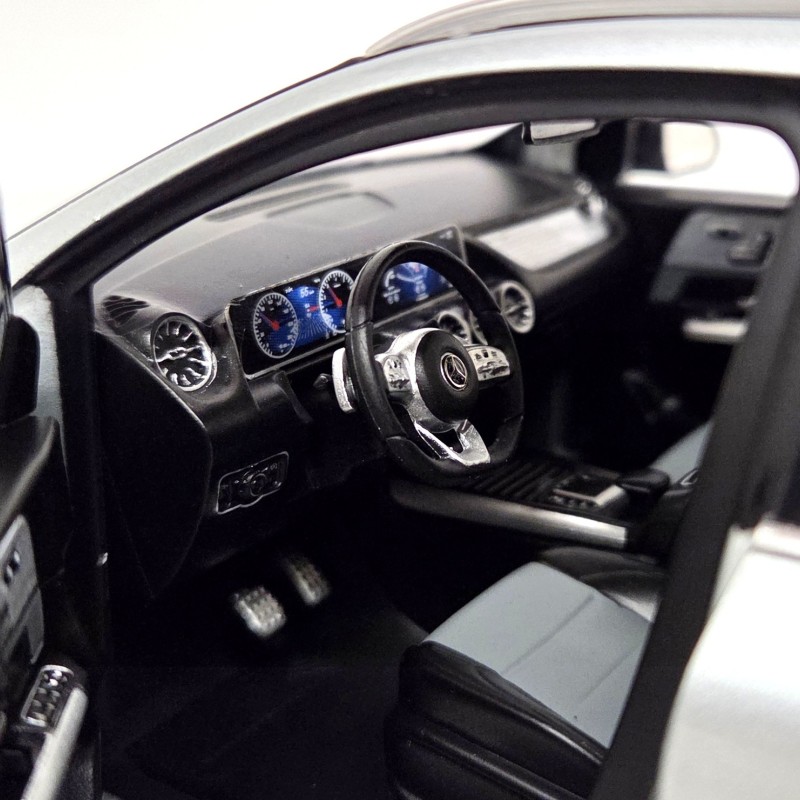 Z-Models - 2020 Mercedes-Benz GLA Class Iridium Silver Metallic - Scale 1:18