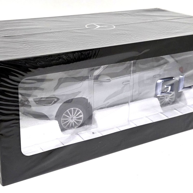 Z-Models - 2020 Mercedes-Benz GLA Class Iridium Silver Metallic - Scale 1:18