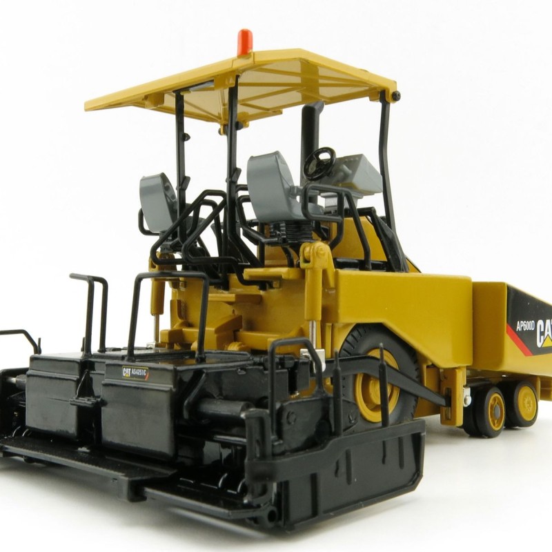 Norscot 55260 Caterpillar Cat AP600D Asphalt Paver with Canopy Scale 1:50