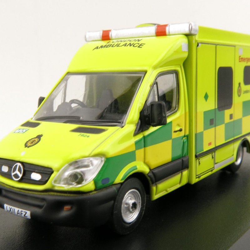 OXFORD 76MA002 Mercedes Benz Sprinter Ambulance London 1:76 Scale