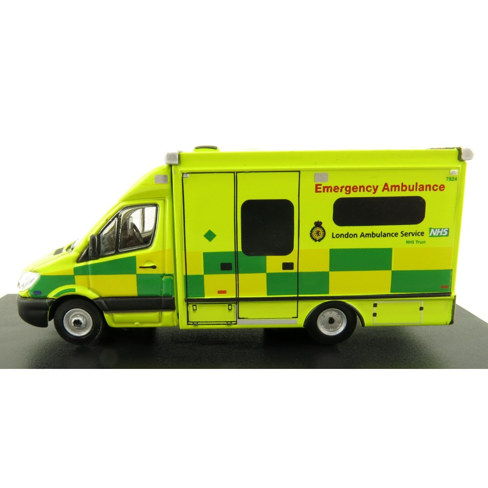 OXFORD 76MA002 Mercedes Benz Sprinter Ambulance London 1:76 Scale