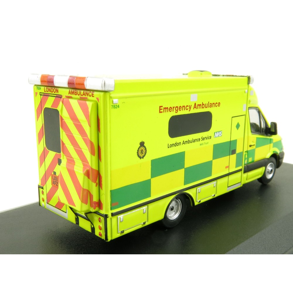OXFORD 76MA002 Mercedes Benz Sprinter Ambulance London 1:76 Scale
