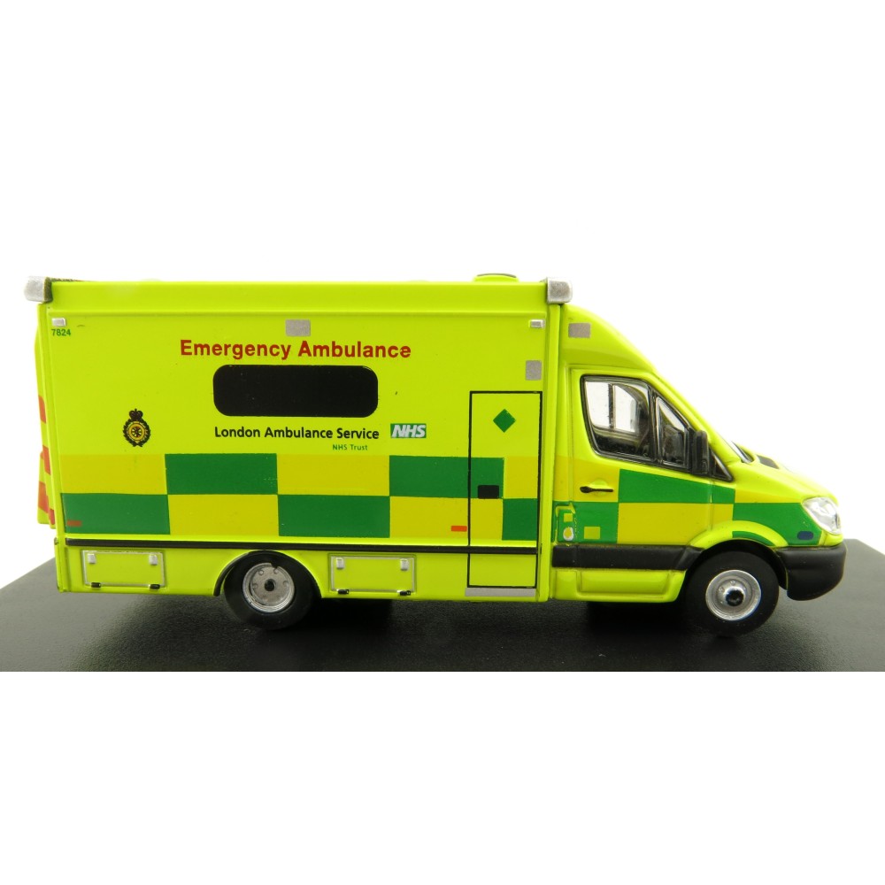 OXFORD 76MA002 Mercedes Benz Sprinter Ambulance London 1:76 Scale